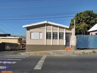 Casa para Locação, em Alfenas, bairro Estação, 3 dormitórios, 1 banheiro, 1 vaga