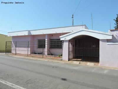 Casa para Locação, em Alfenas, bairro Centro, 3 dormitórios, 2 banheiros, 1 vaga
